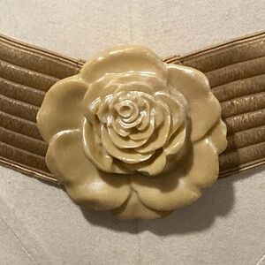 vintage Charmant beige rose belt